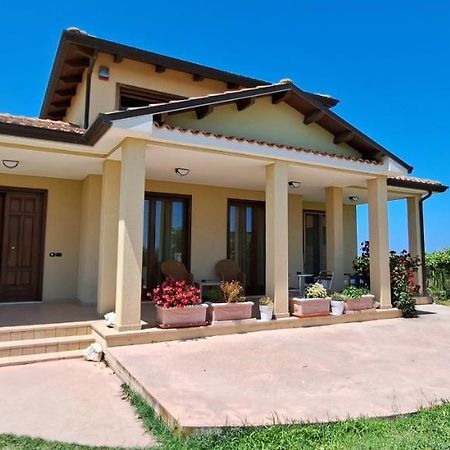 B & B Le Tre Rose Tollo Exterior foto