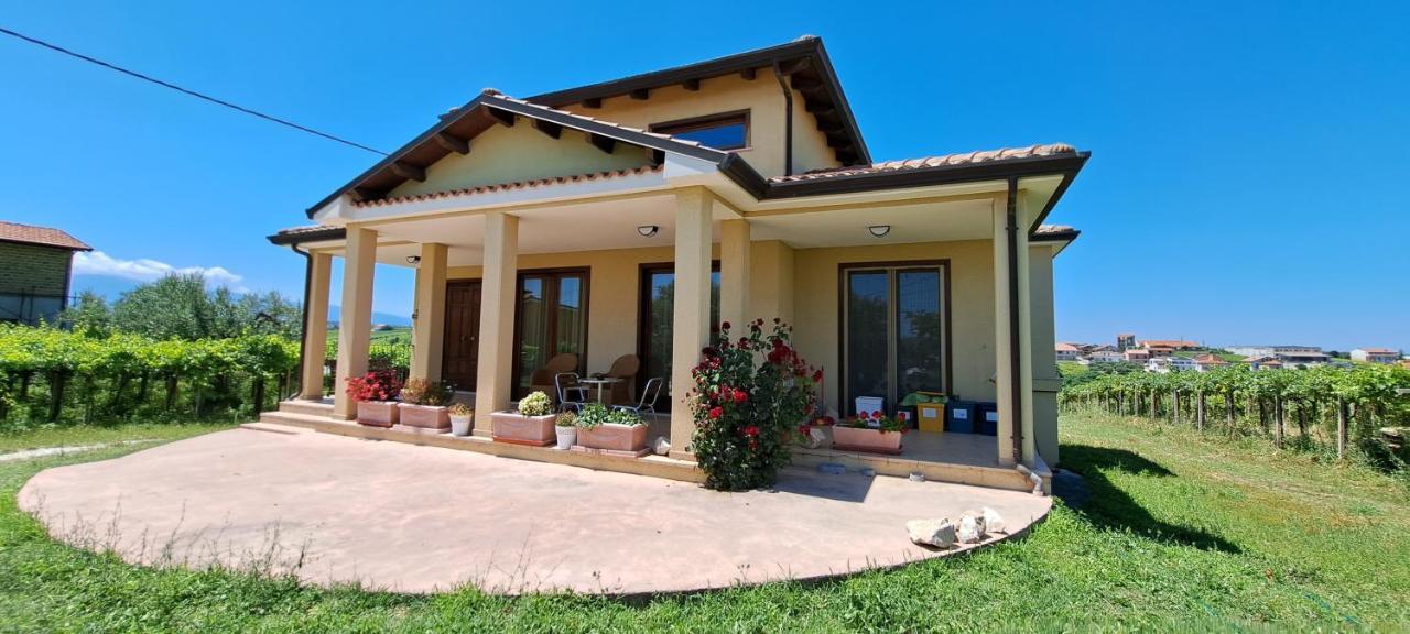 B & B Le Tre Rose Tollo Exterior foto